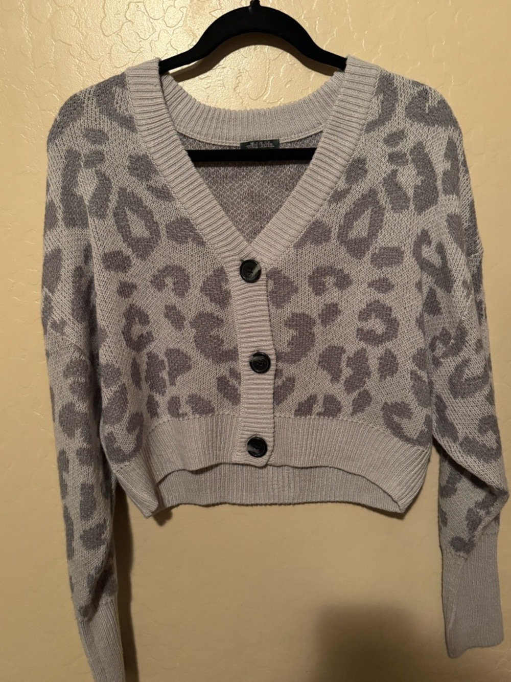 wild fable Light Gray Leopard Cropped V-Neck Cardigan - Picture 1 of 2